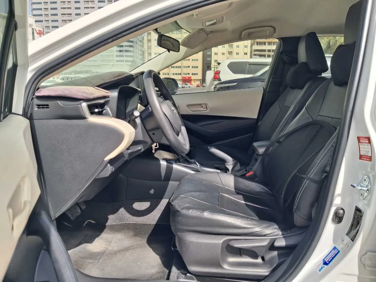 Car image 12
