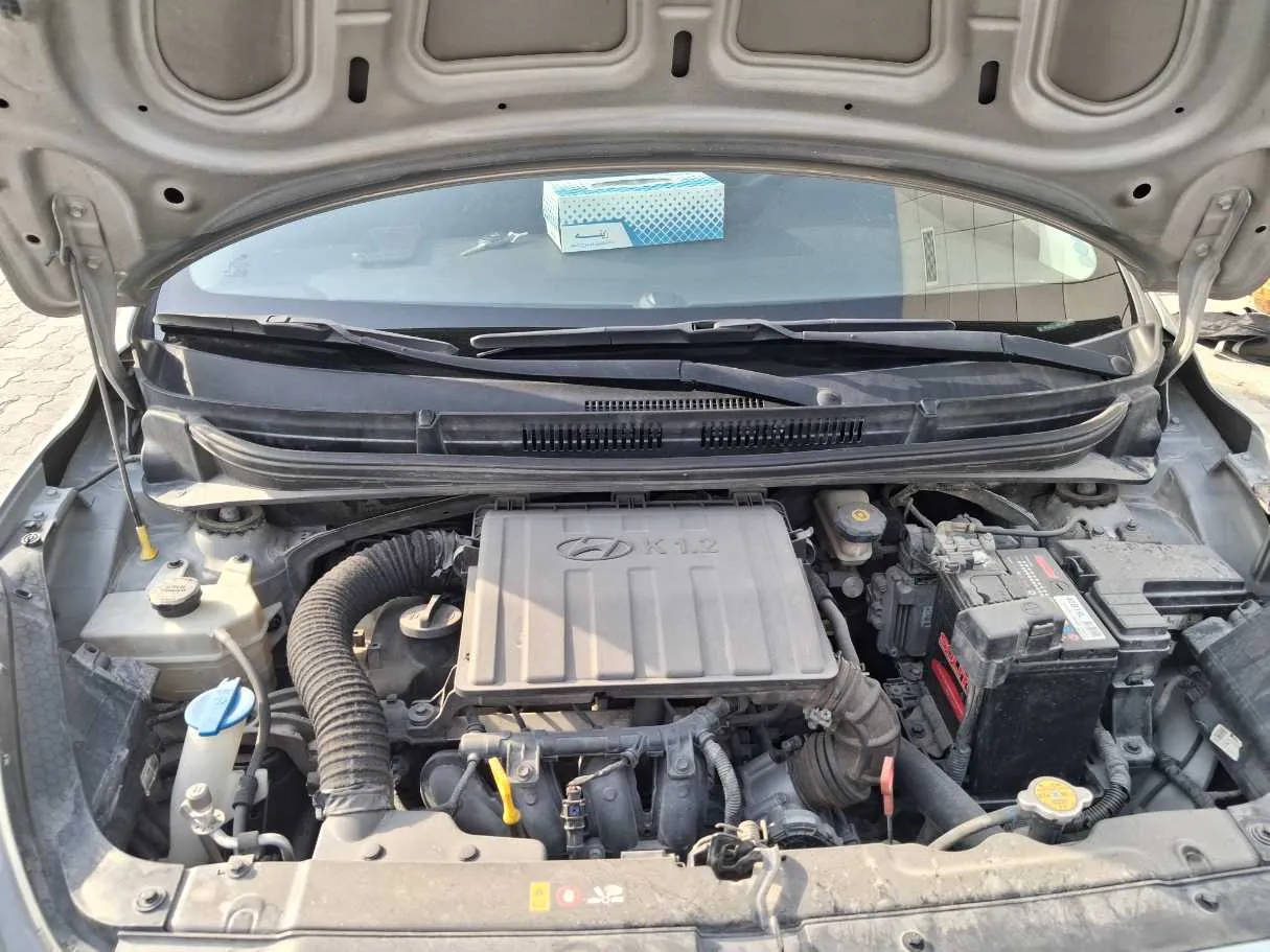 Car image 19