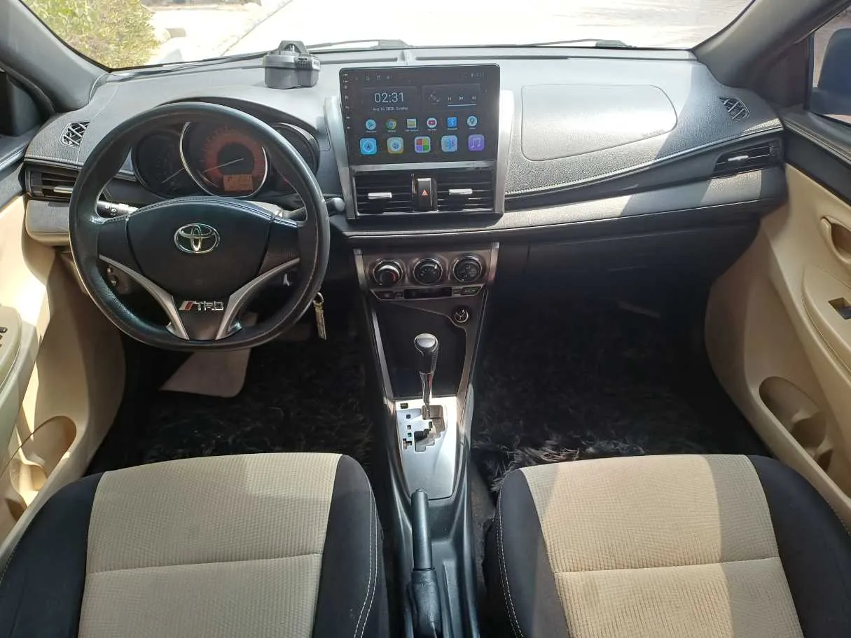 Car image 16