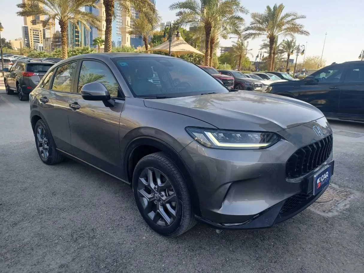 Car image 3
