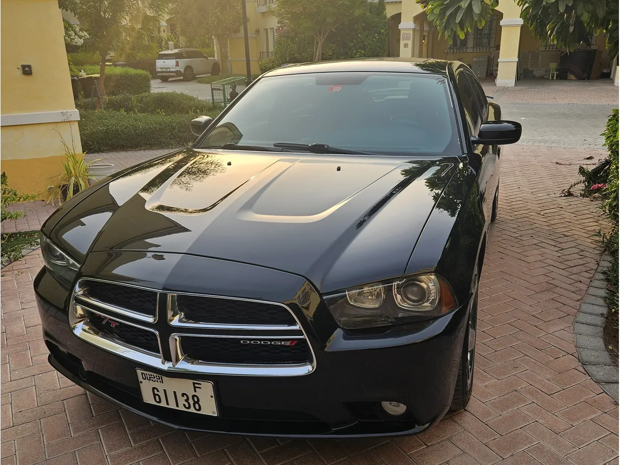Car image 12