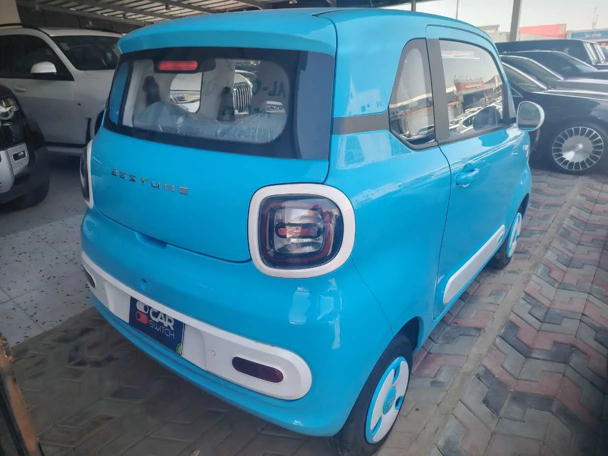 Car image 5