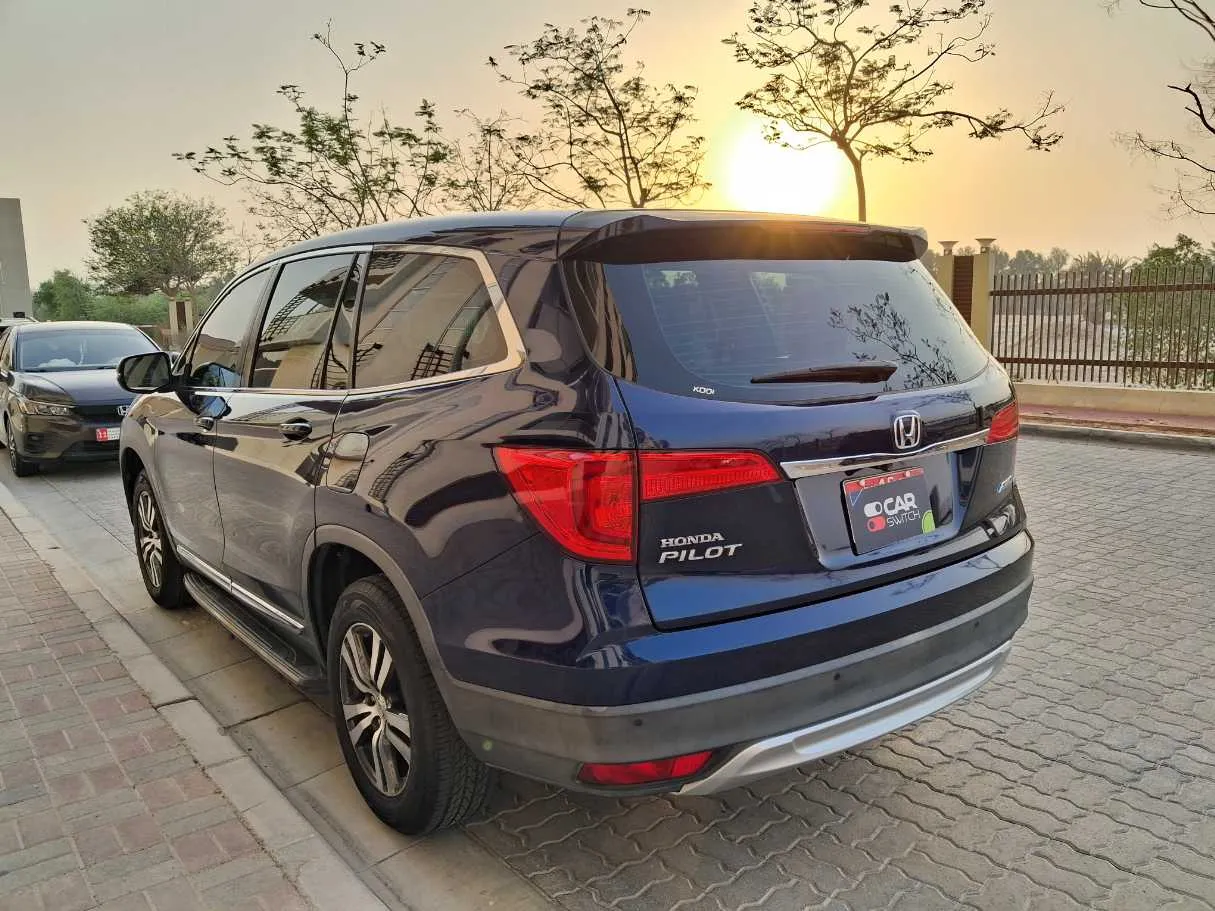 Car image 7