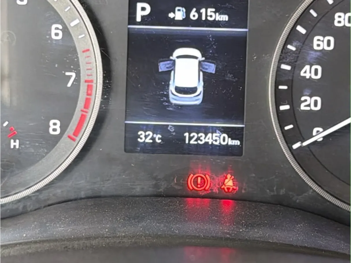 Car image 7