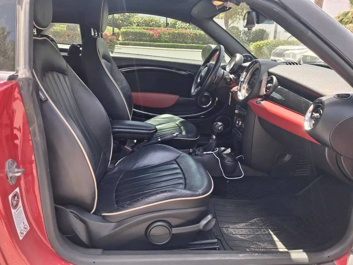 Car image 13