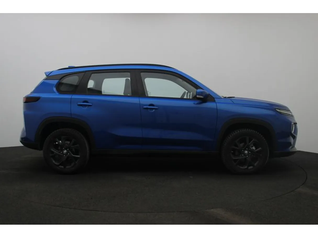 Car image 13