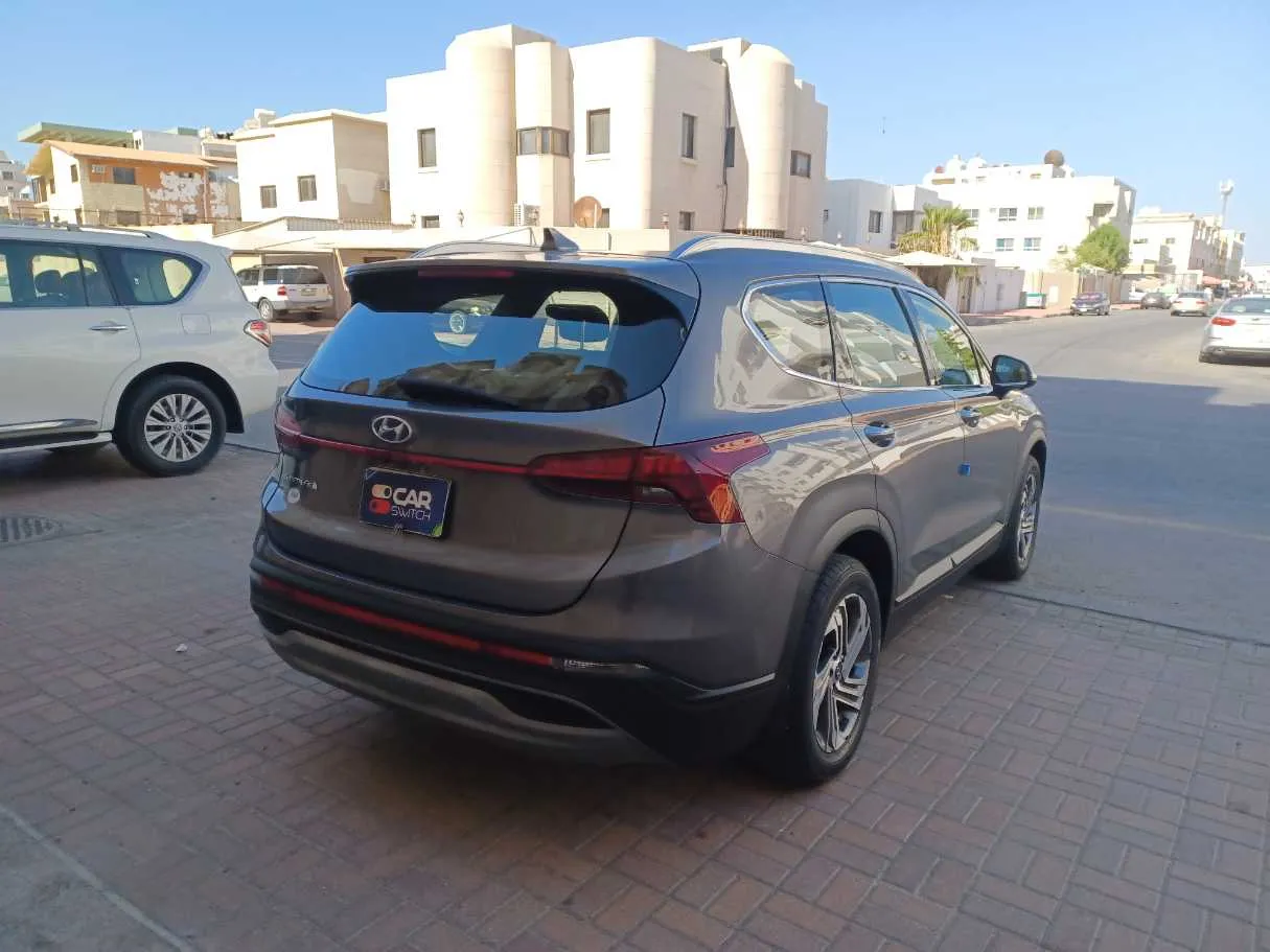 Car image 5