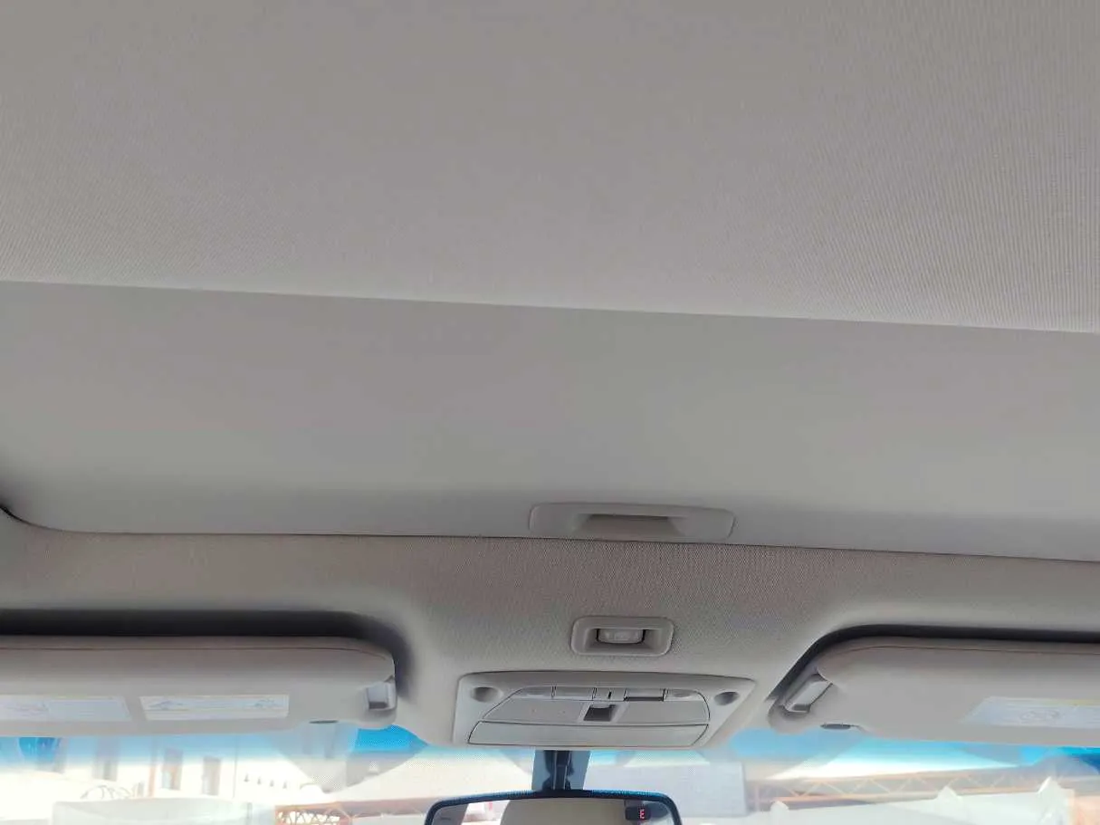 Car image 28