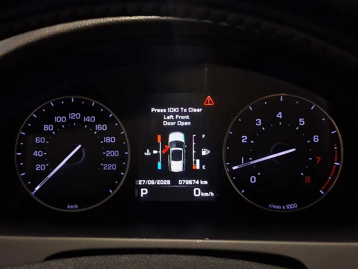 Car image 20