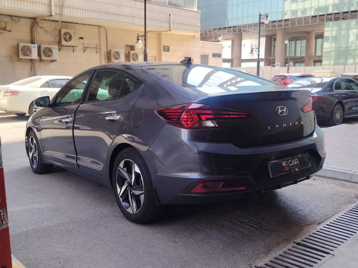 Car image 7