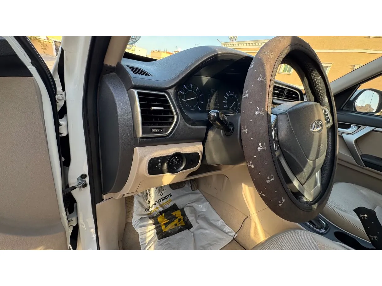 Car image 24