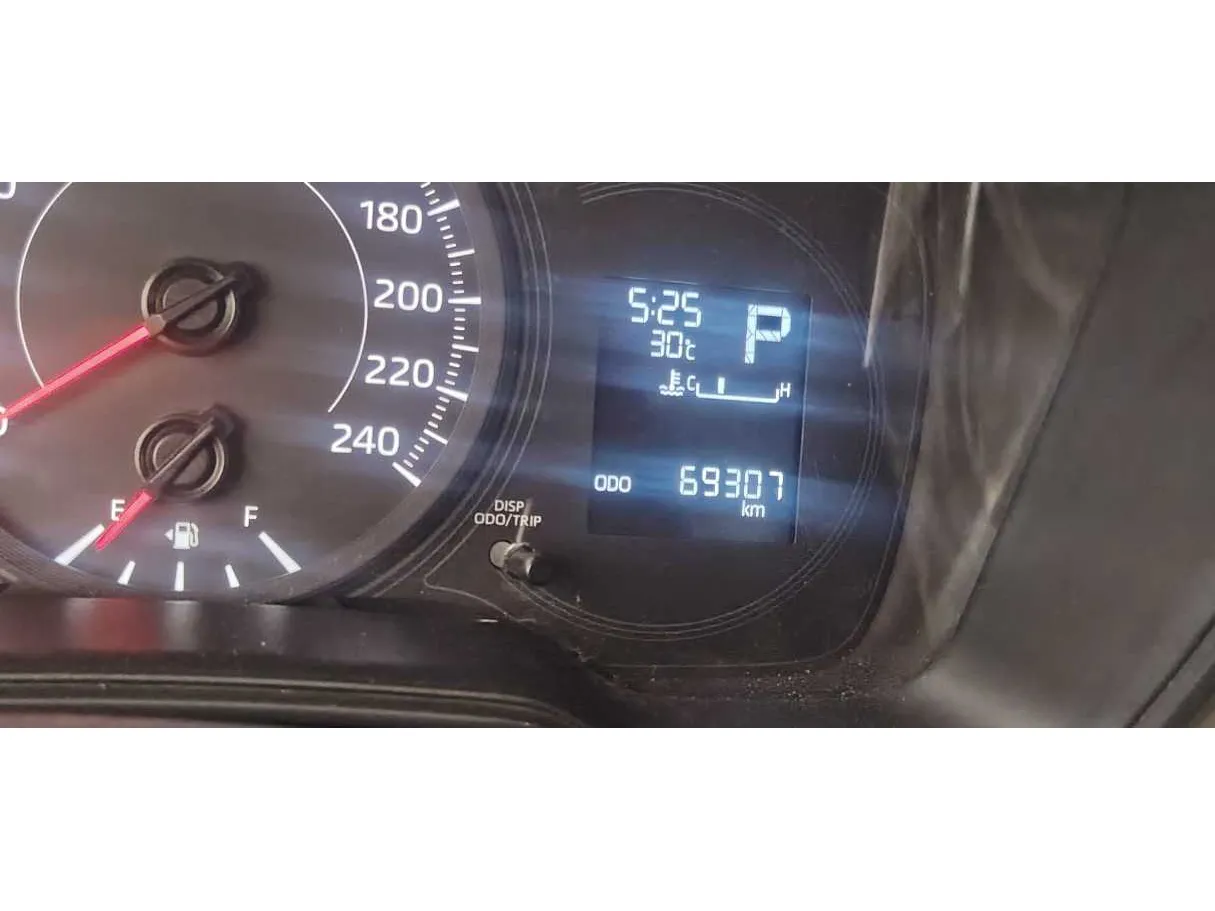 Car image 23