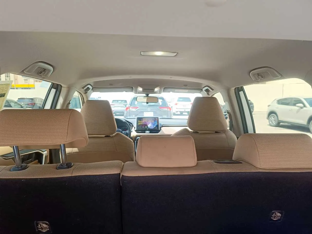 Car image 33