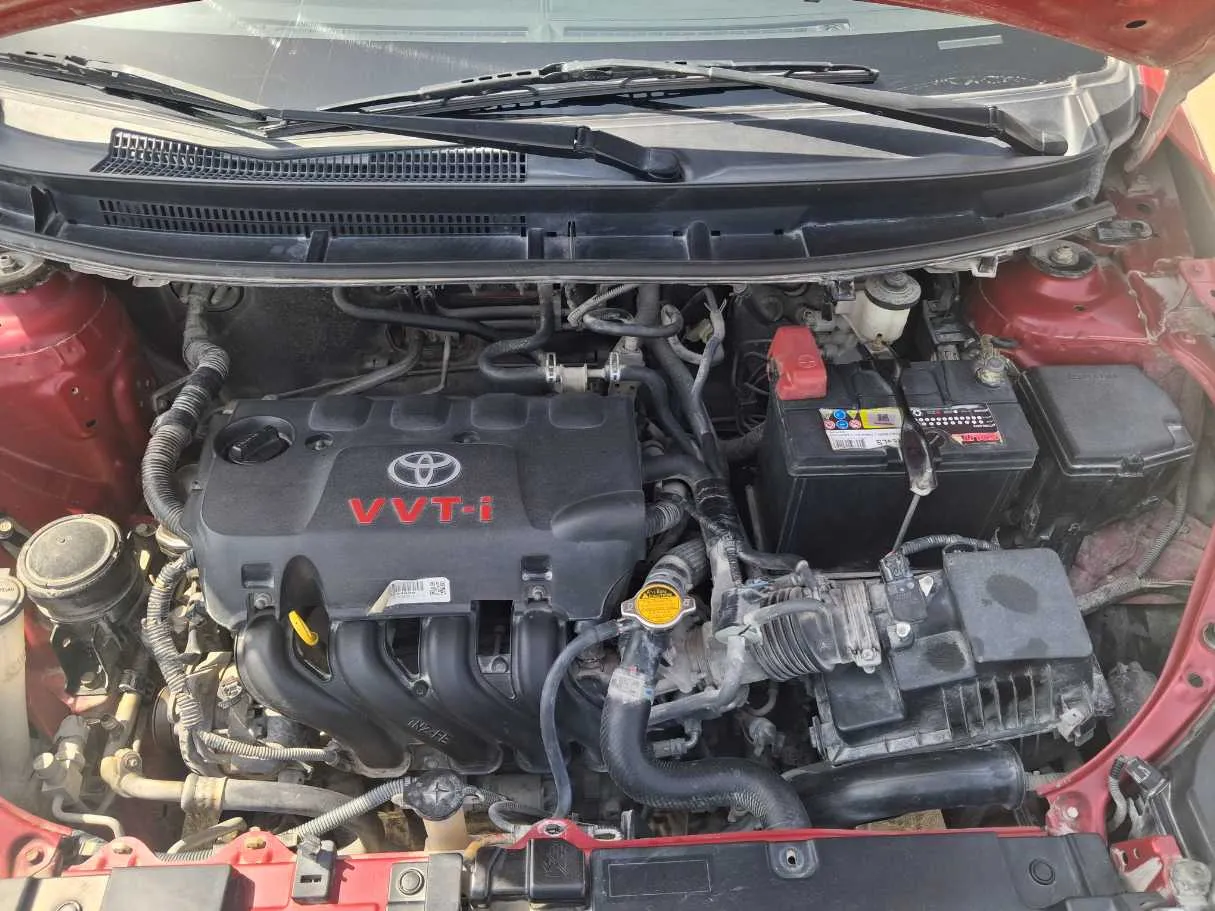 Car image 12