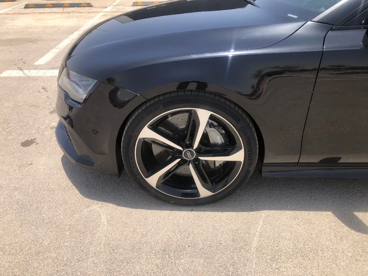 Car image 9