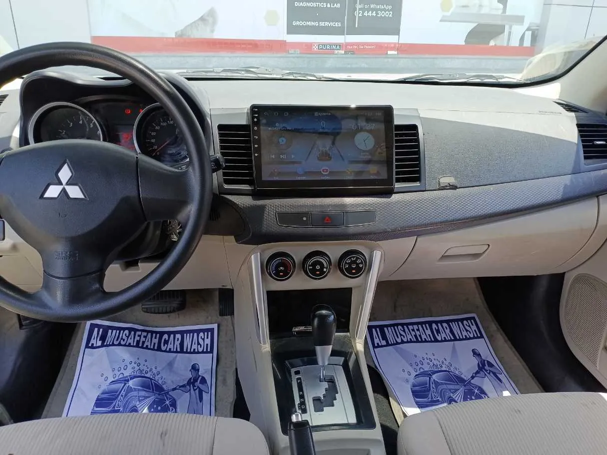 Car image 14