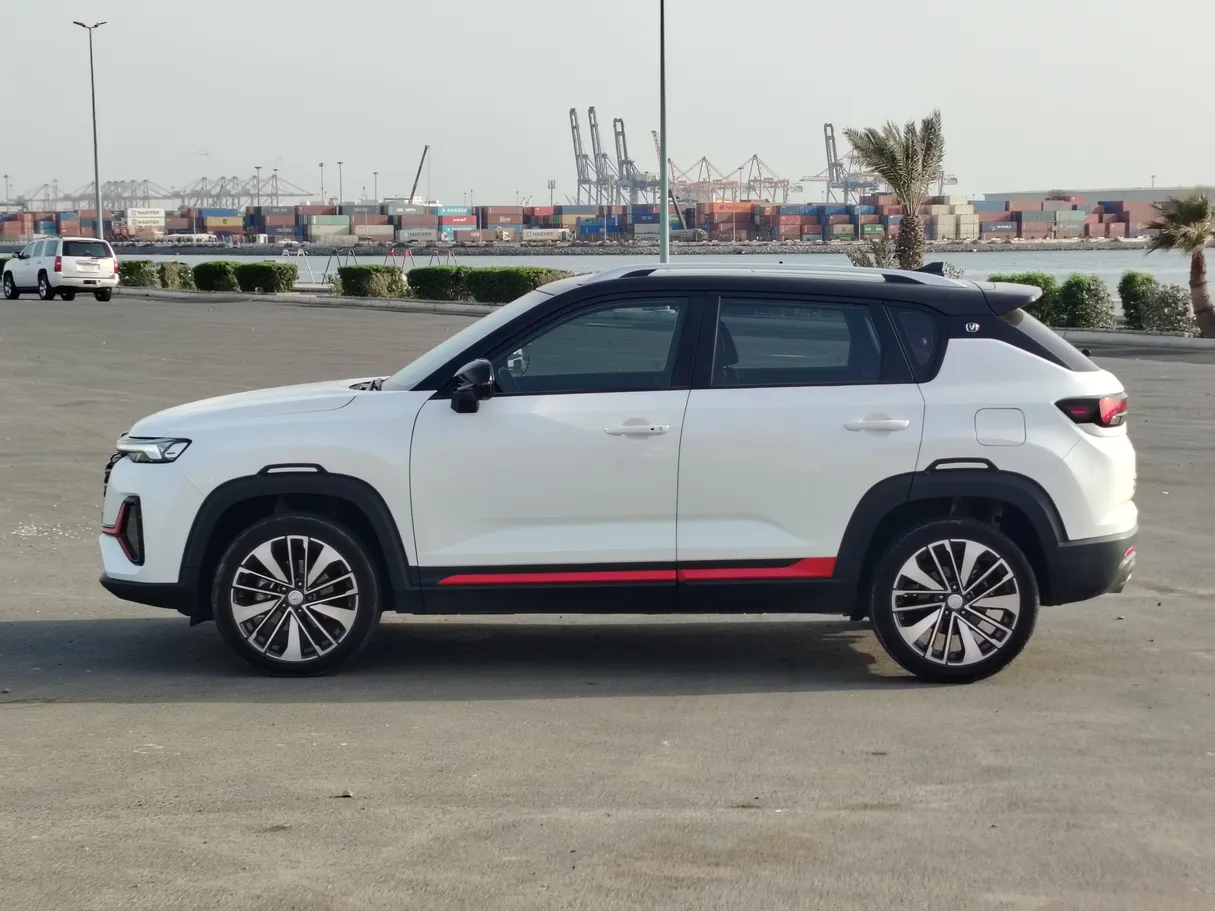 Car image 8