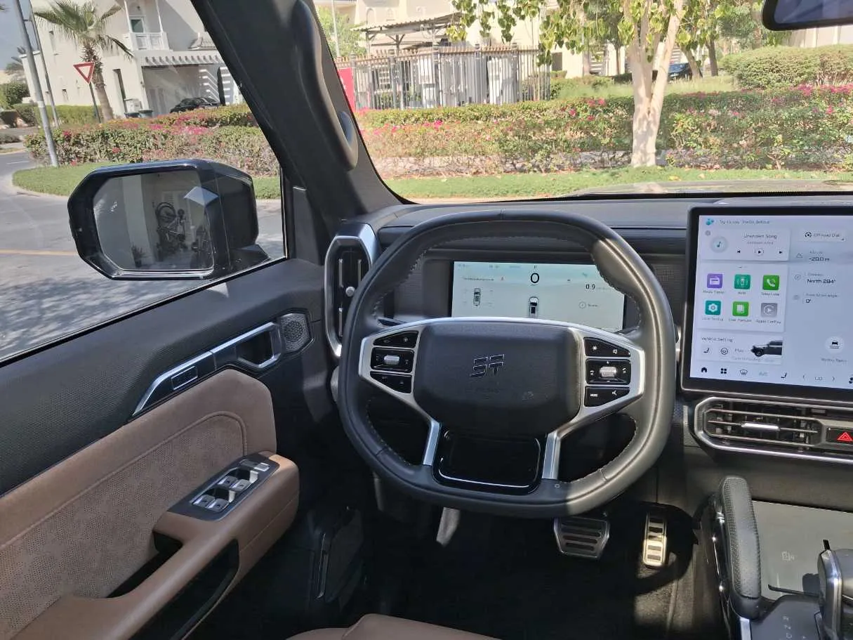 Car image 16