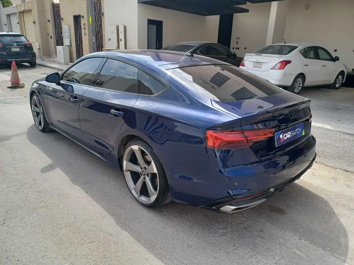 Car image 7