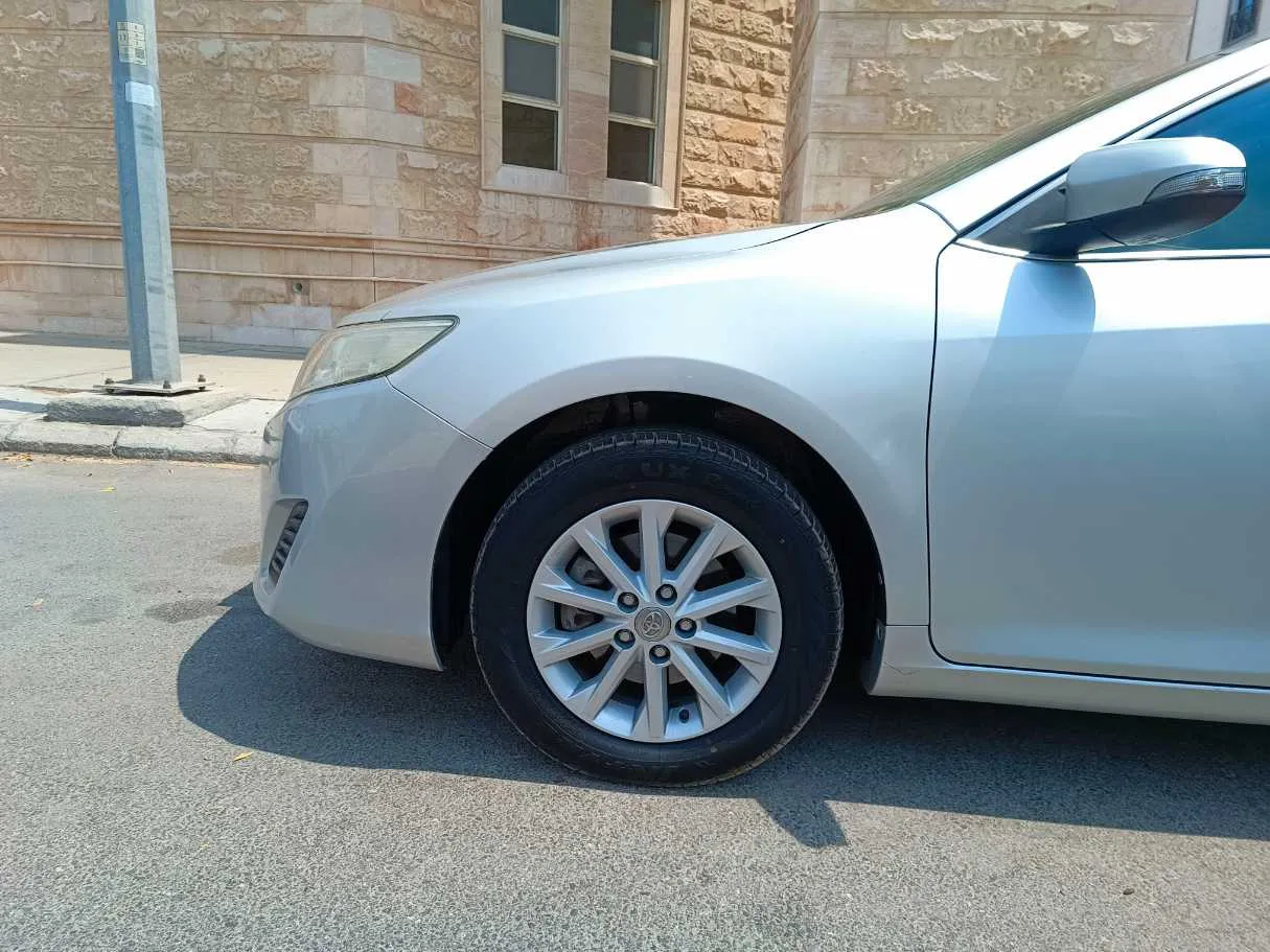 Car image 10