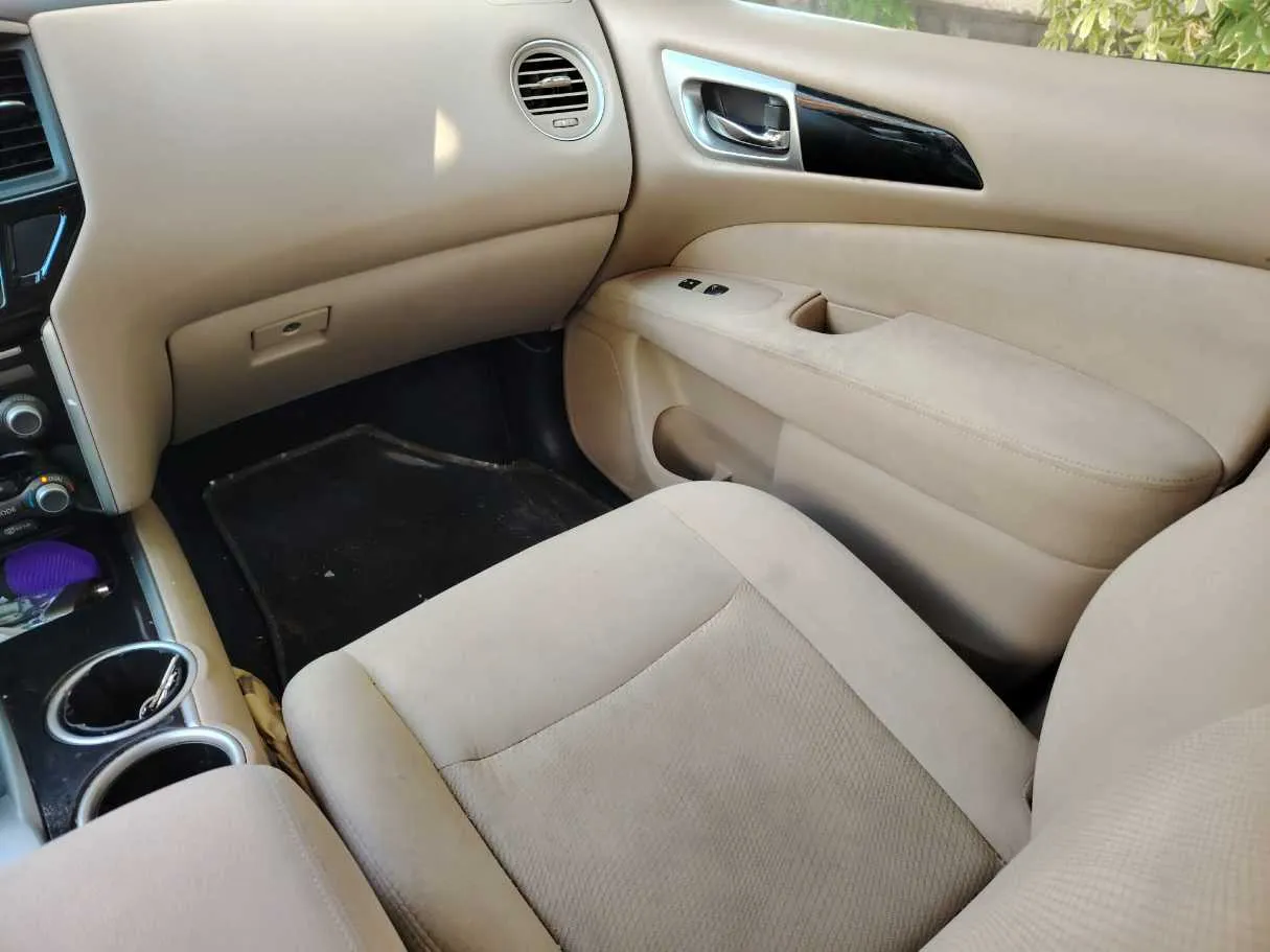 Car image 40