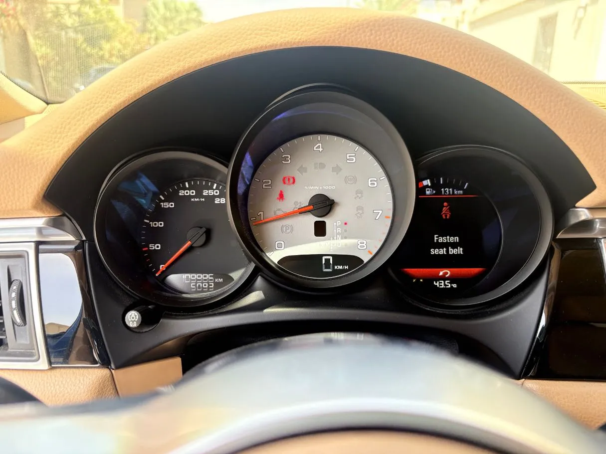 Car image 23