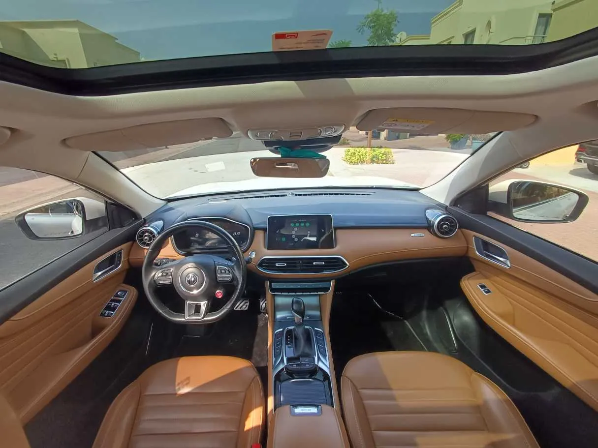 Car image 17