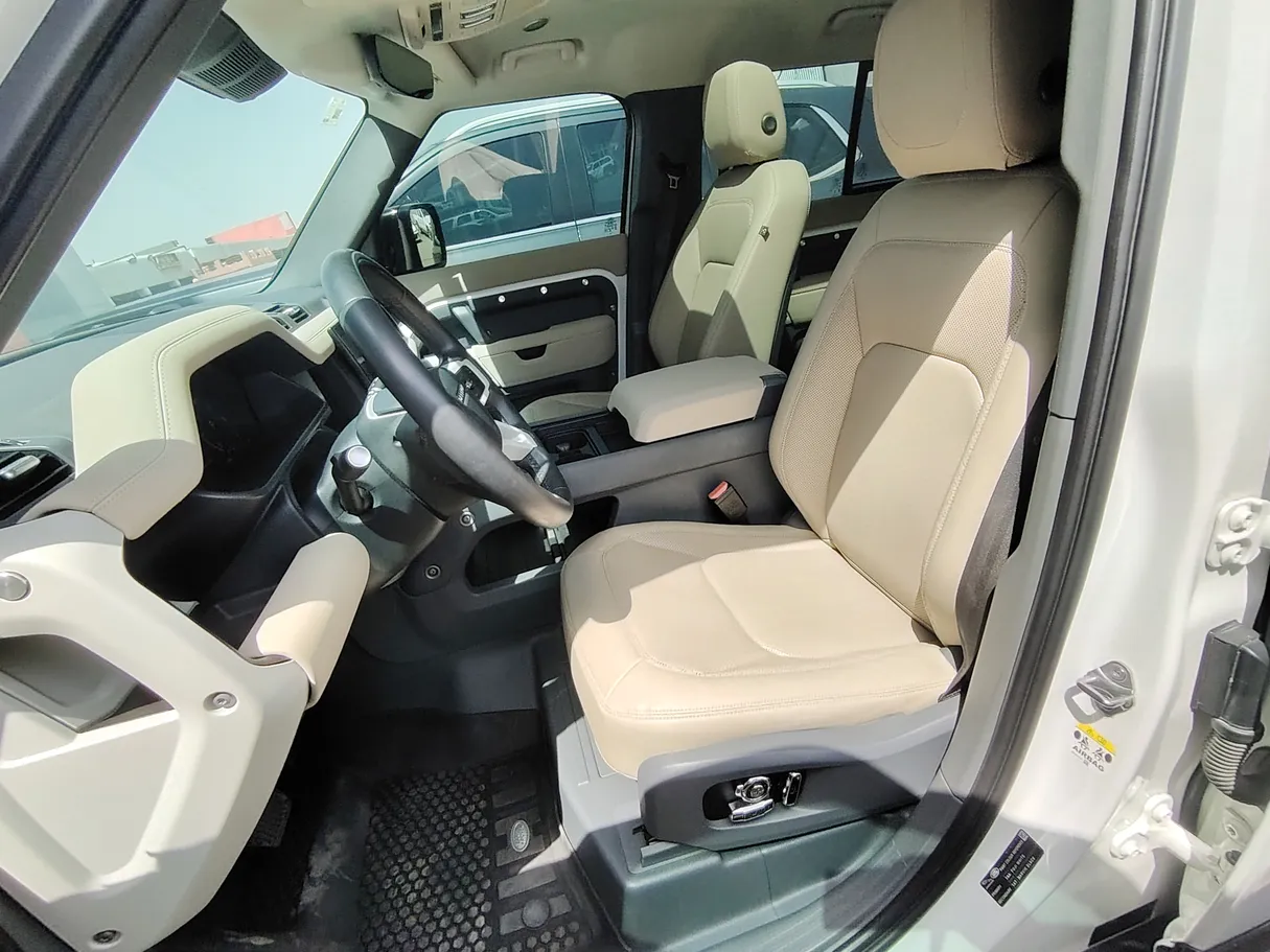 Car image 15