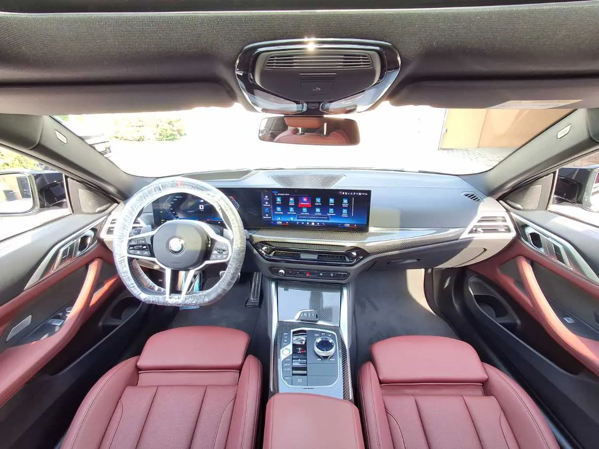 Car image 17
