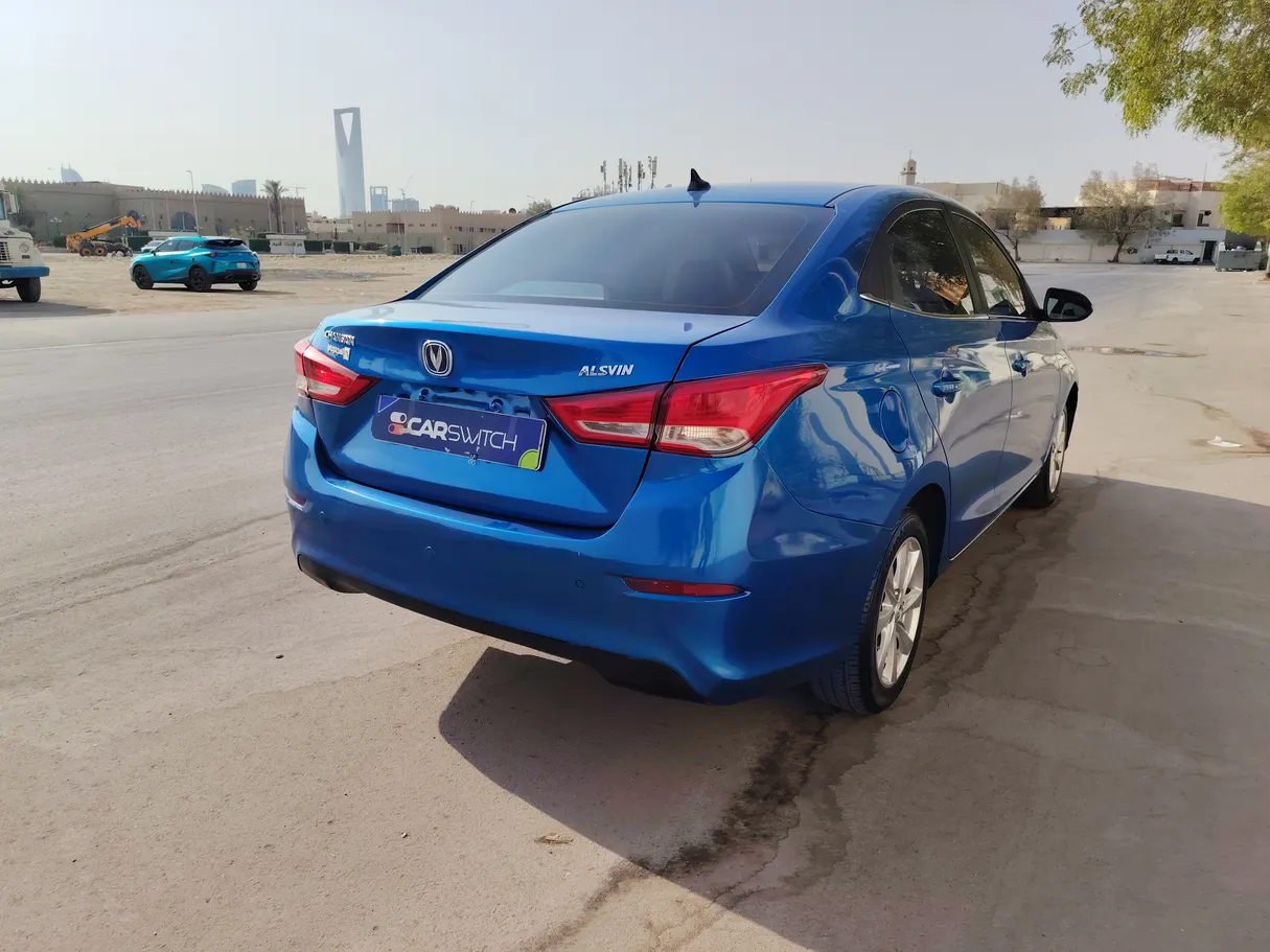 Car image 5