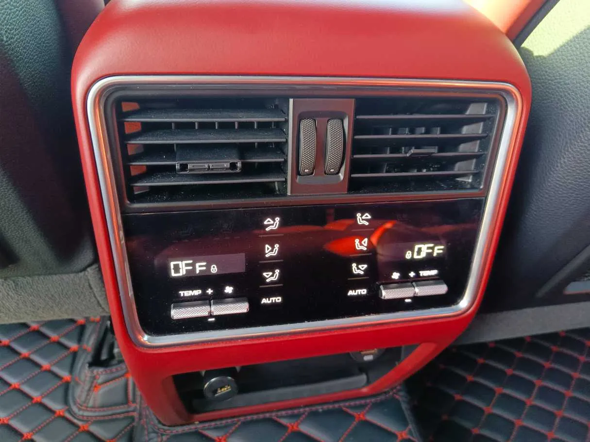 Car image 36