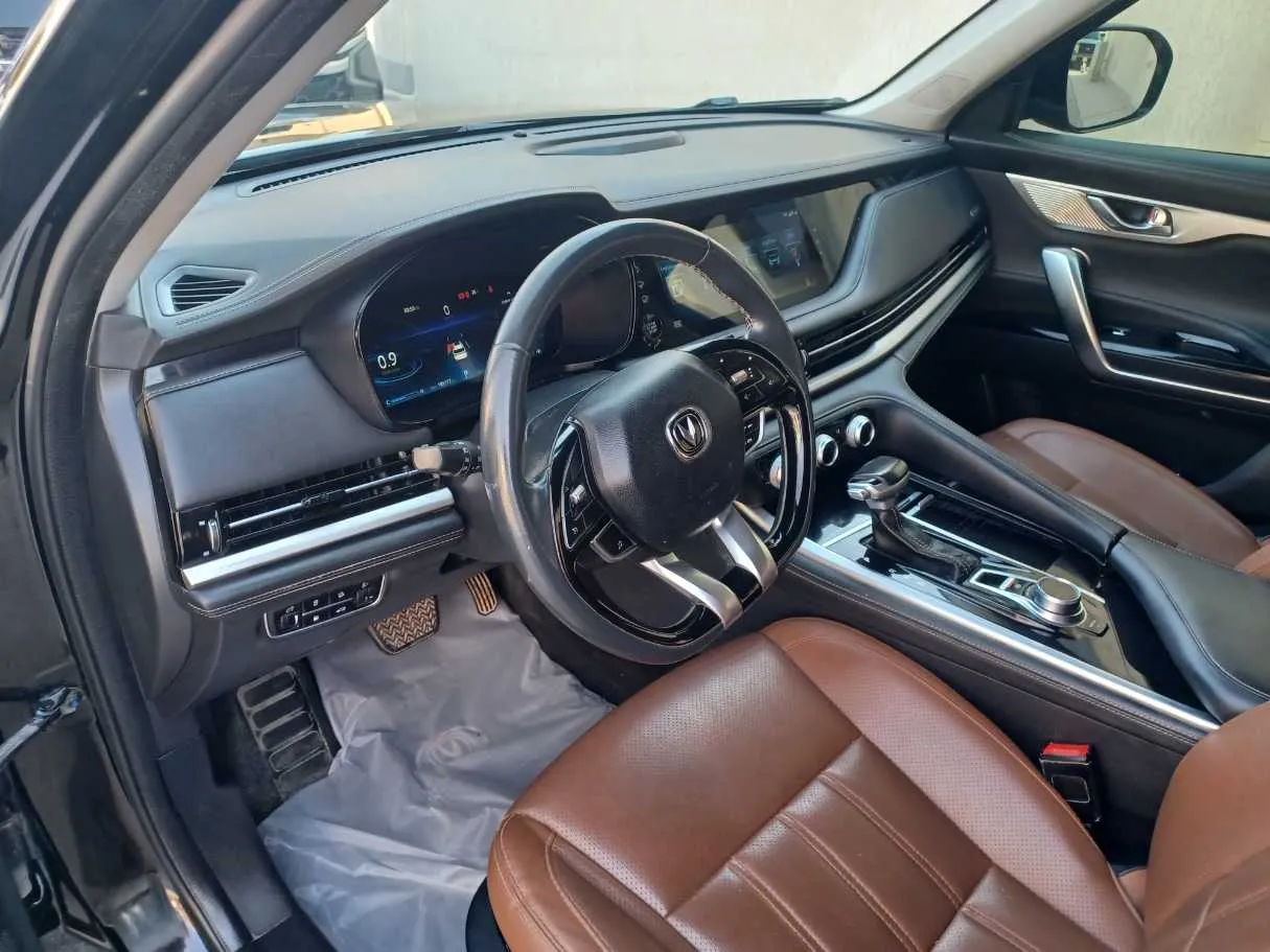 Car image 11
