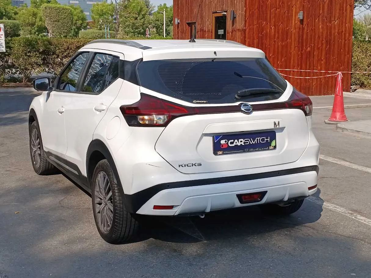 Car image 7
