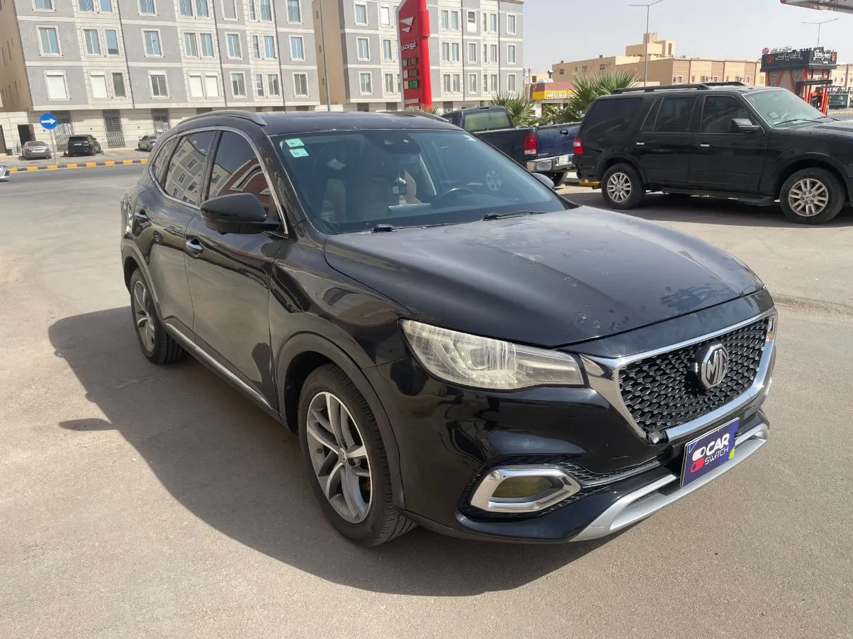 Car image 3