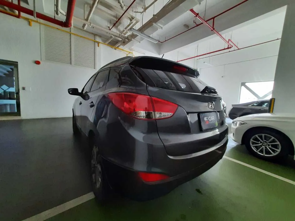 Car image 7