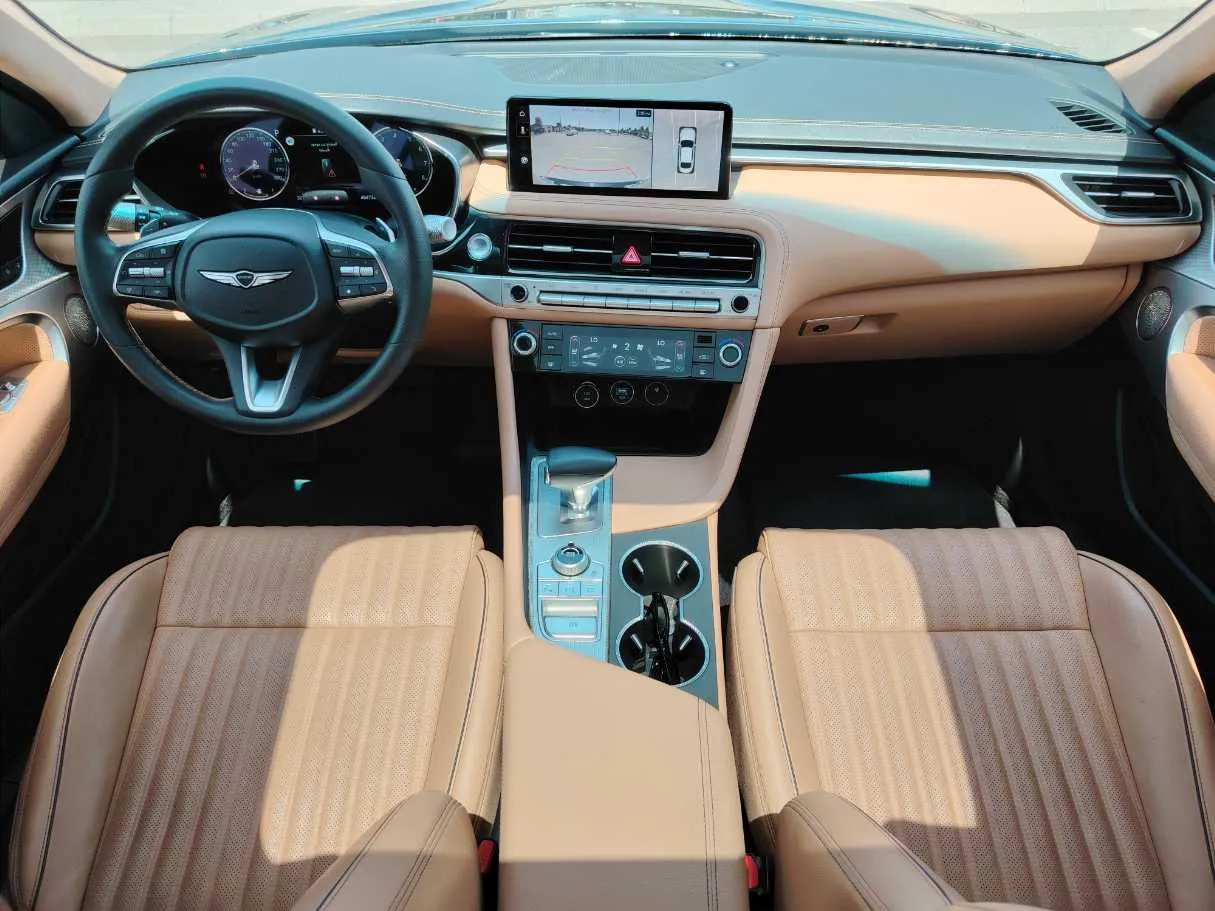 Car image 19