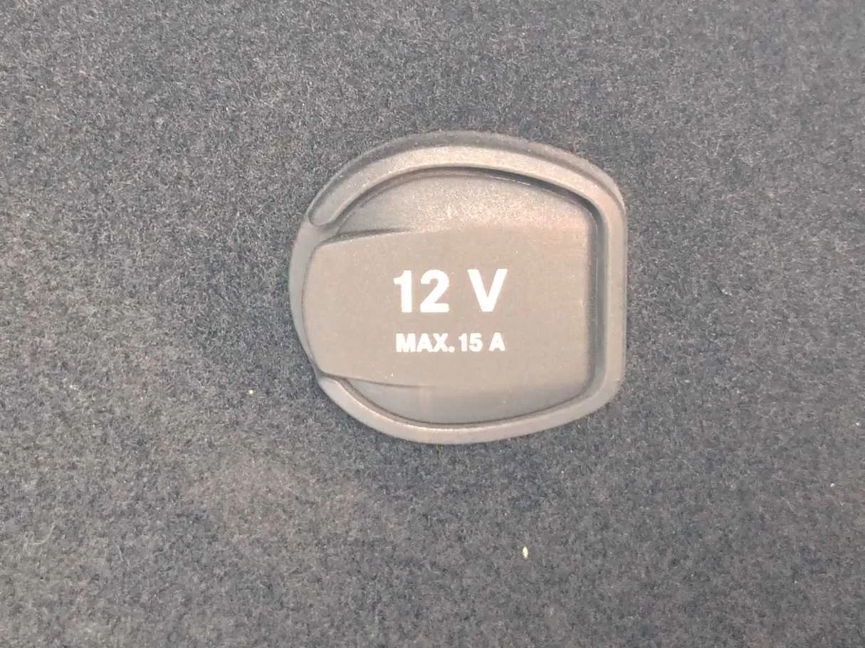 Car image 37