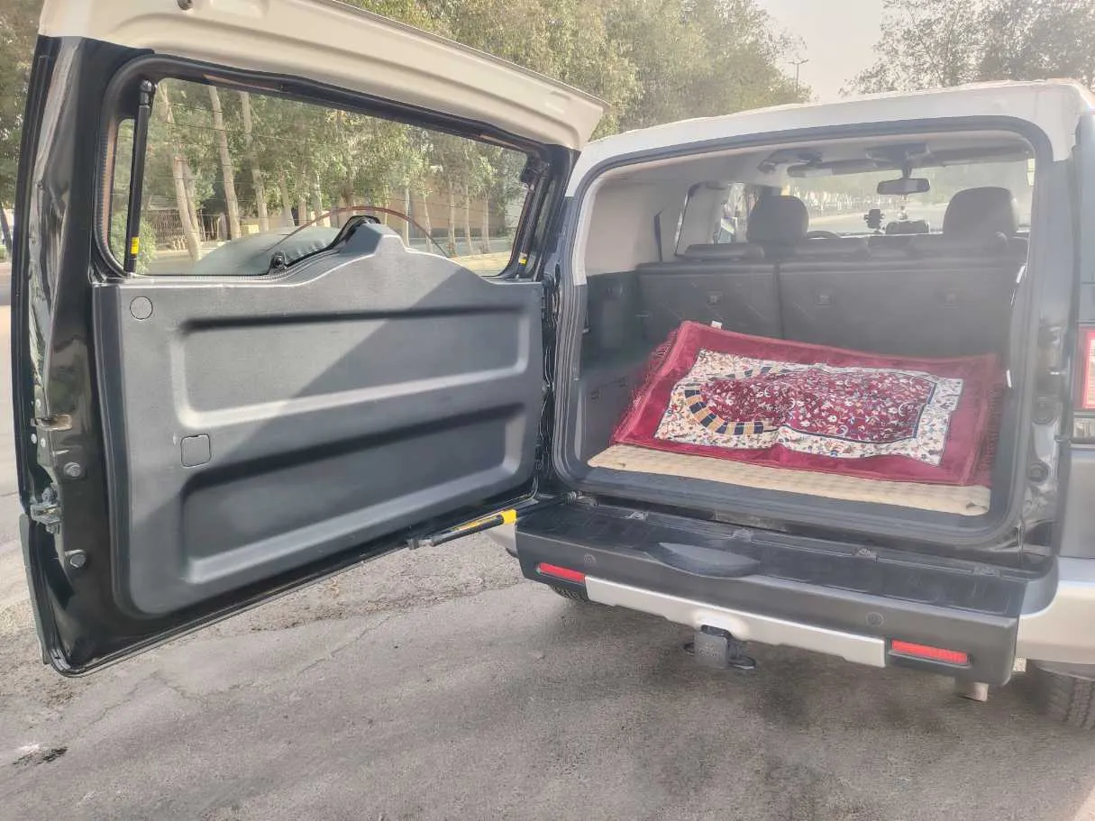 Car image 23