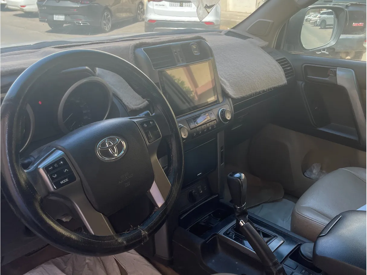Car image 7