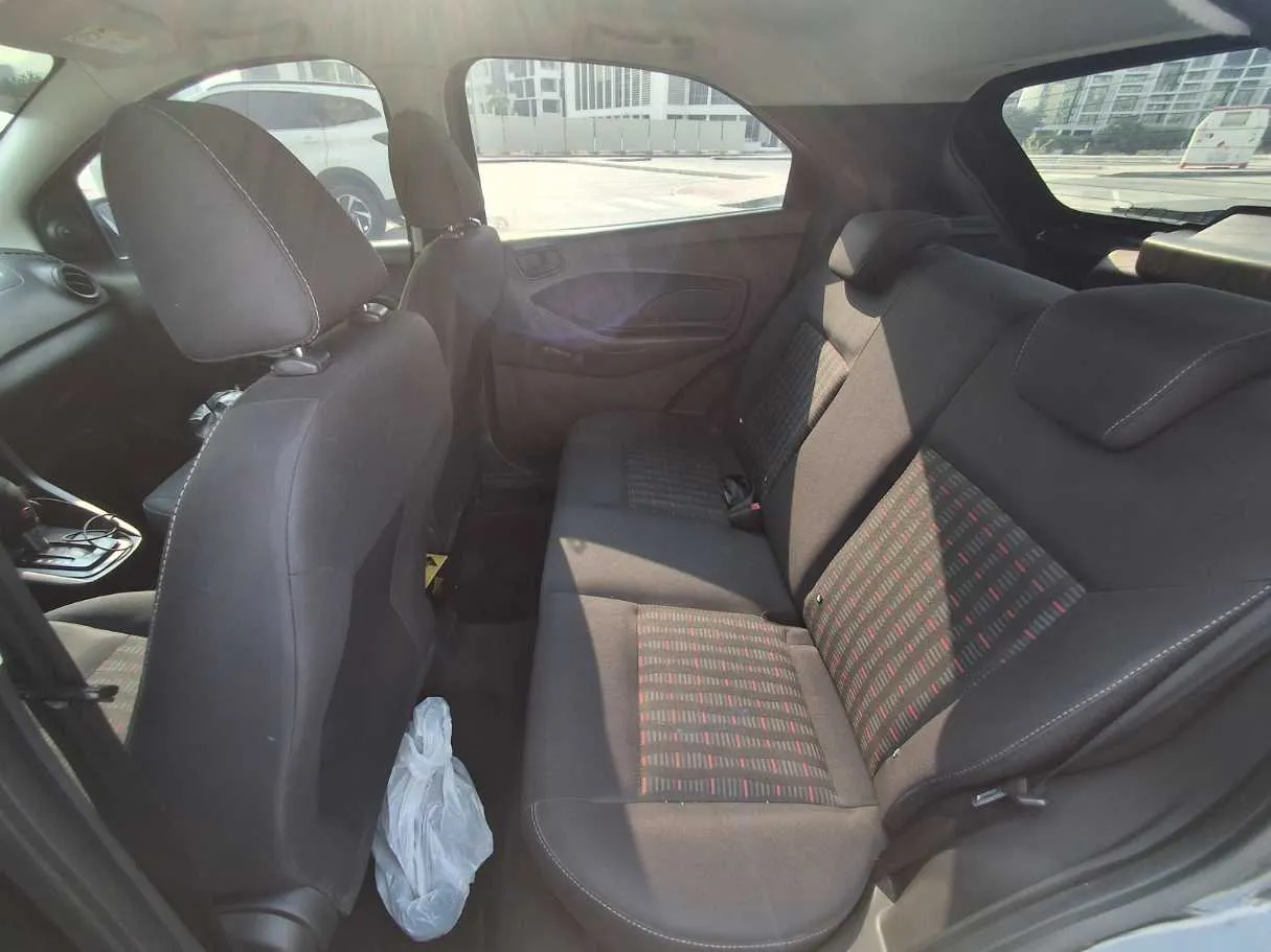 Car image 13