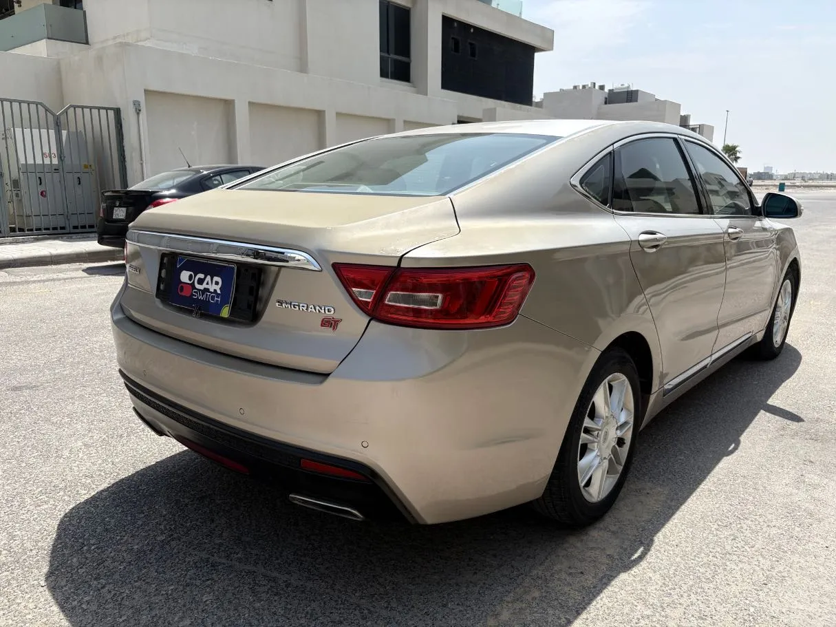 Car image 5