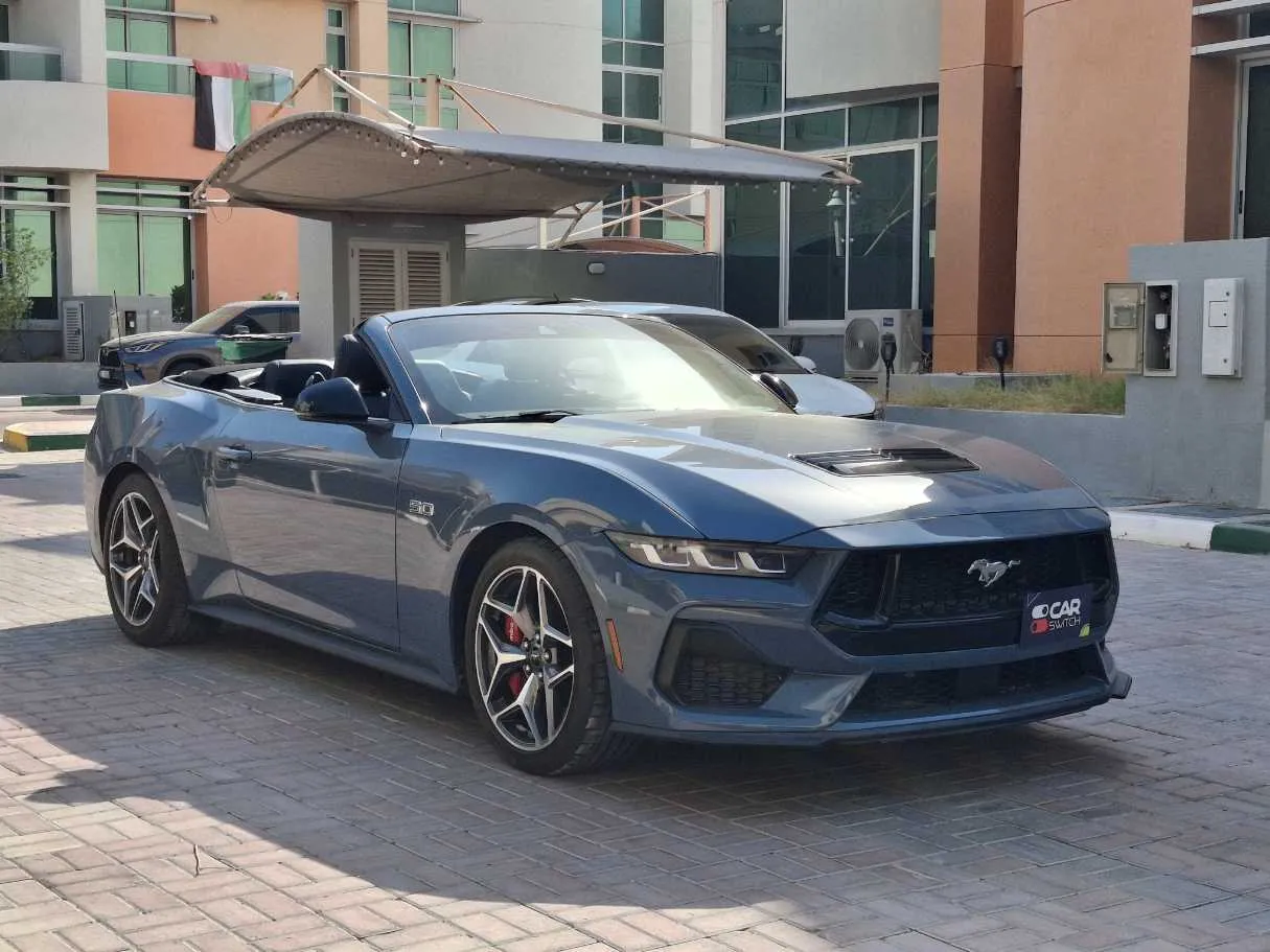 Car image 3