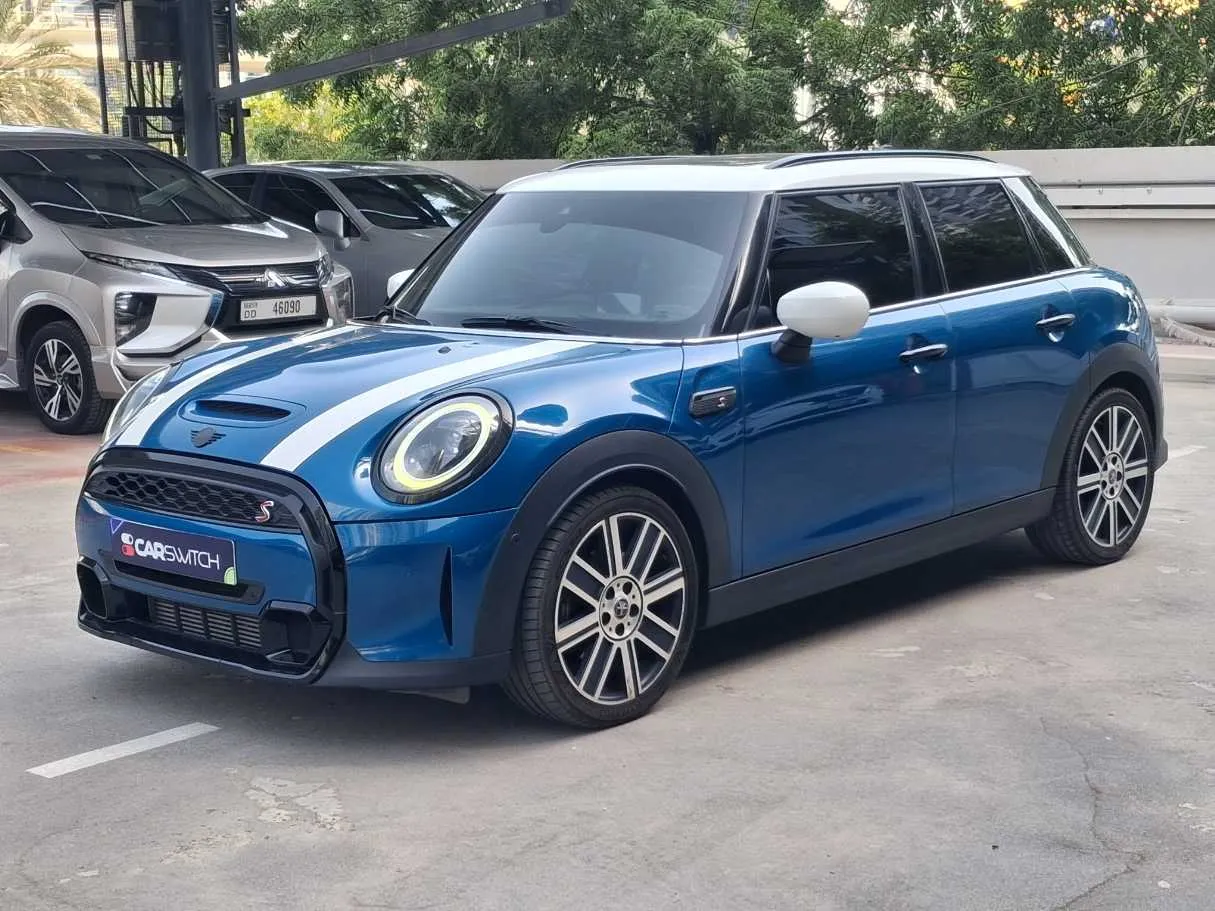 Car image 3