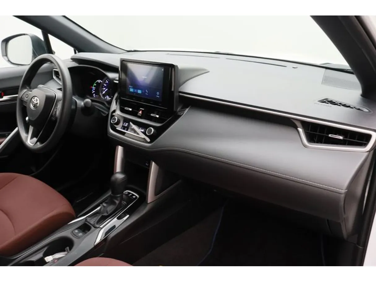 Car image 10