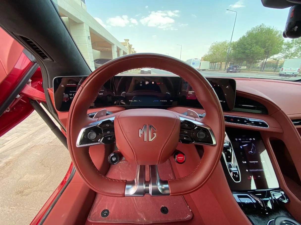 Car image 19