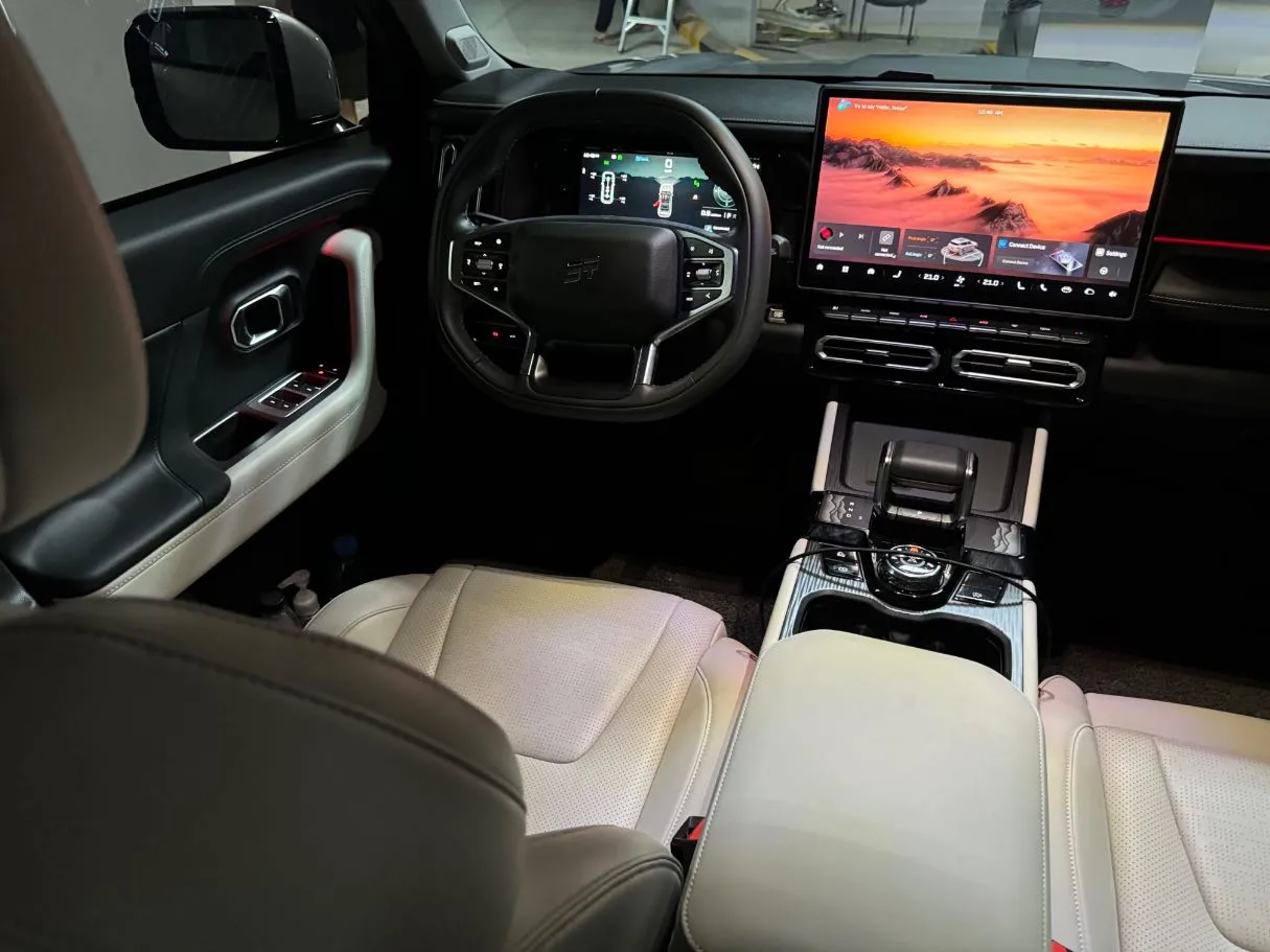 Car image 18
