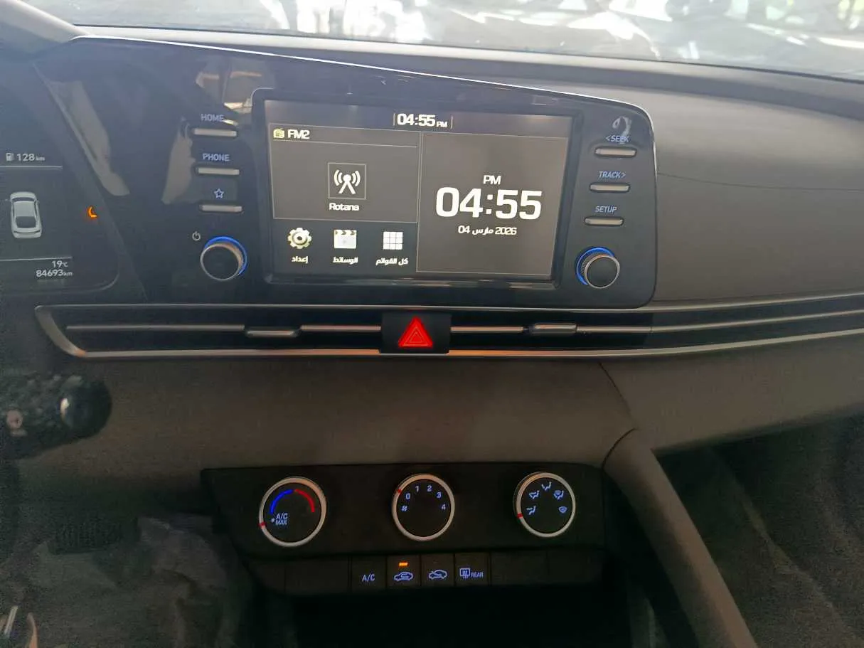 Car image 16