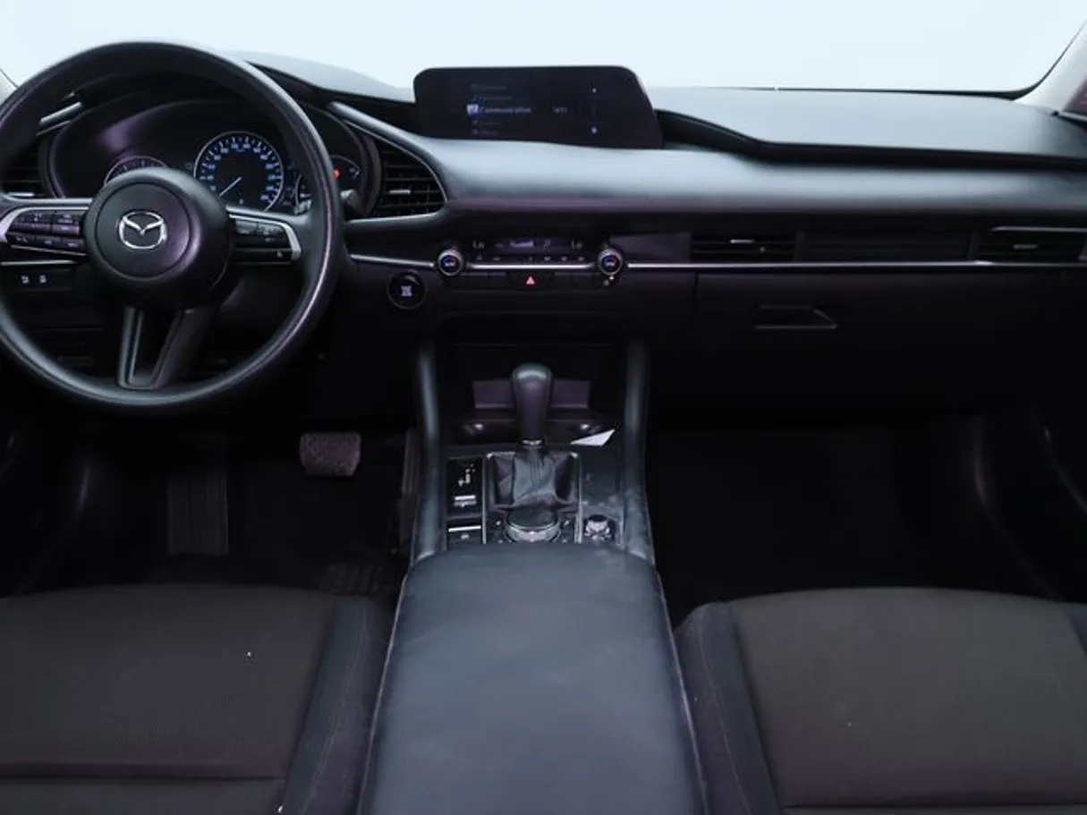 Car image 14
