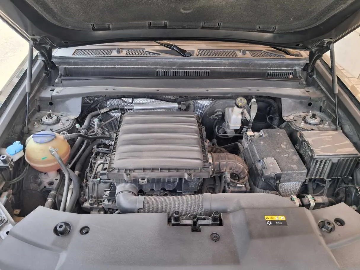 Car image 23