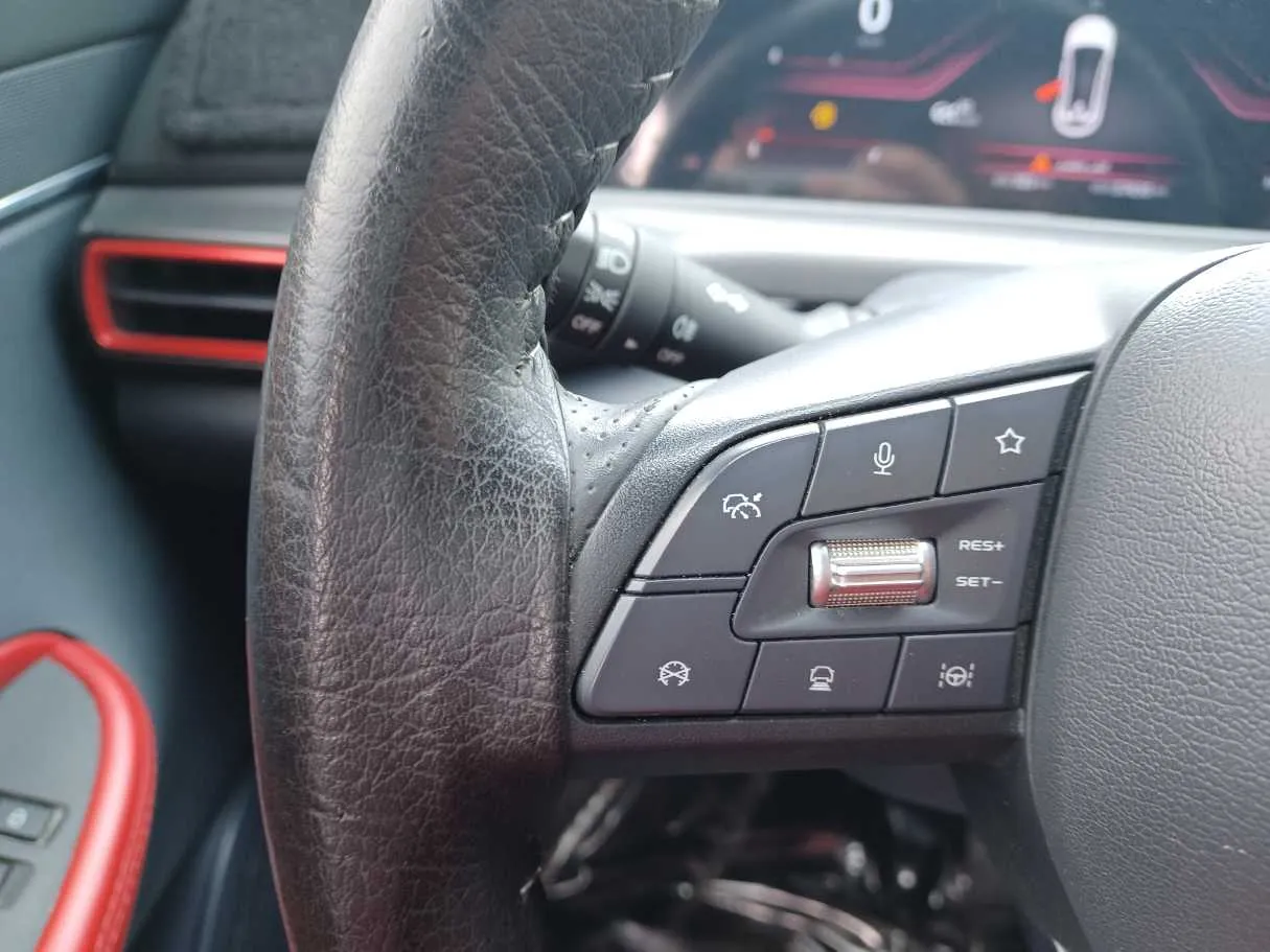 Car image 26